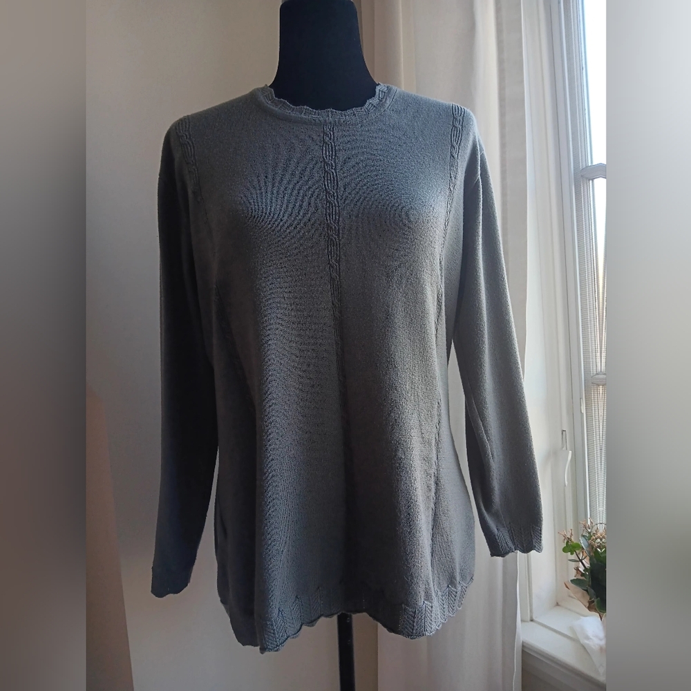 Cute grey sweater